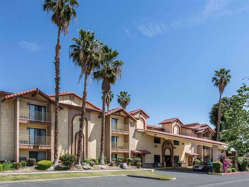 Quality Inn & Suites Bakersfield Exteriör bild