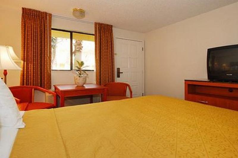 Quality Inn & Suites Bakersfield Exteriör bild