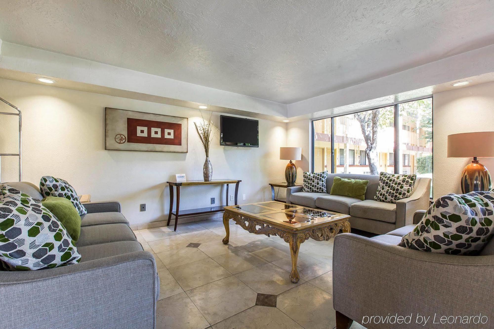 Quality Inn & Suites Bakersfield Exteriör bild
