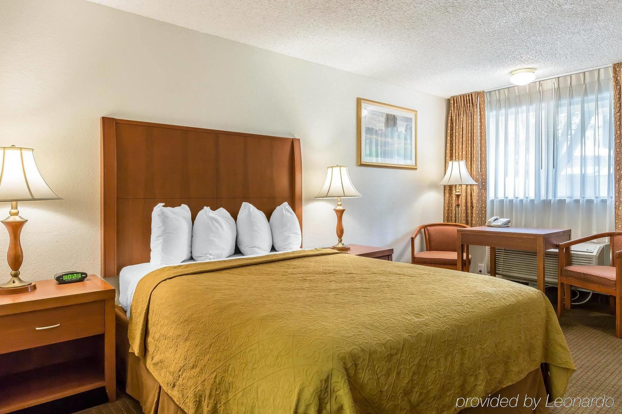 Quality Inn & Suites Bakersfield Exteriör bild