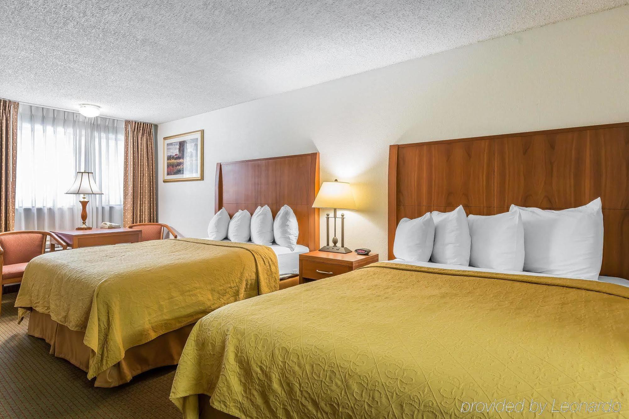 Quality Inn & Suites Bakersfield Exteriör bild