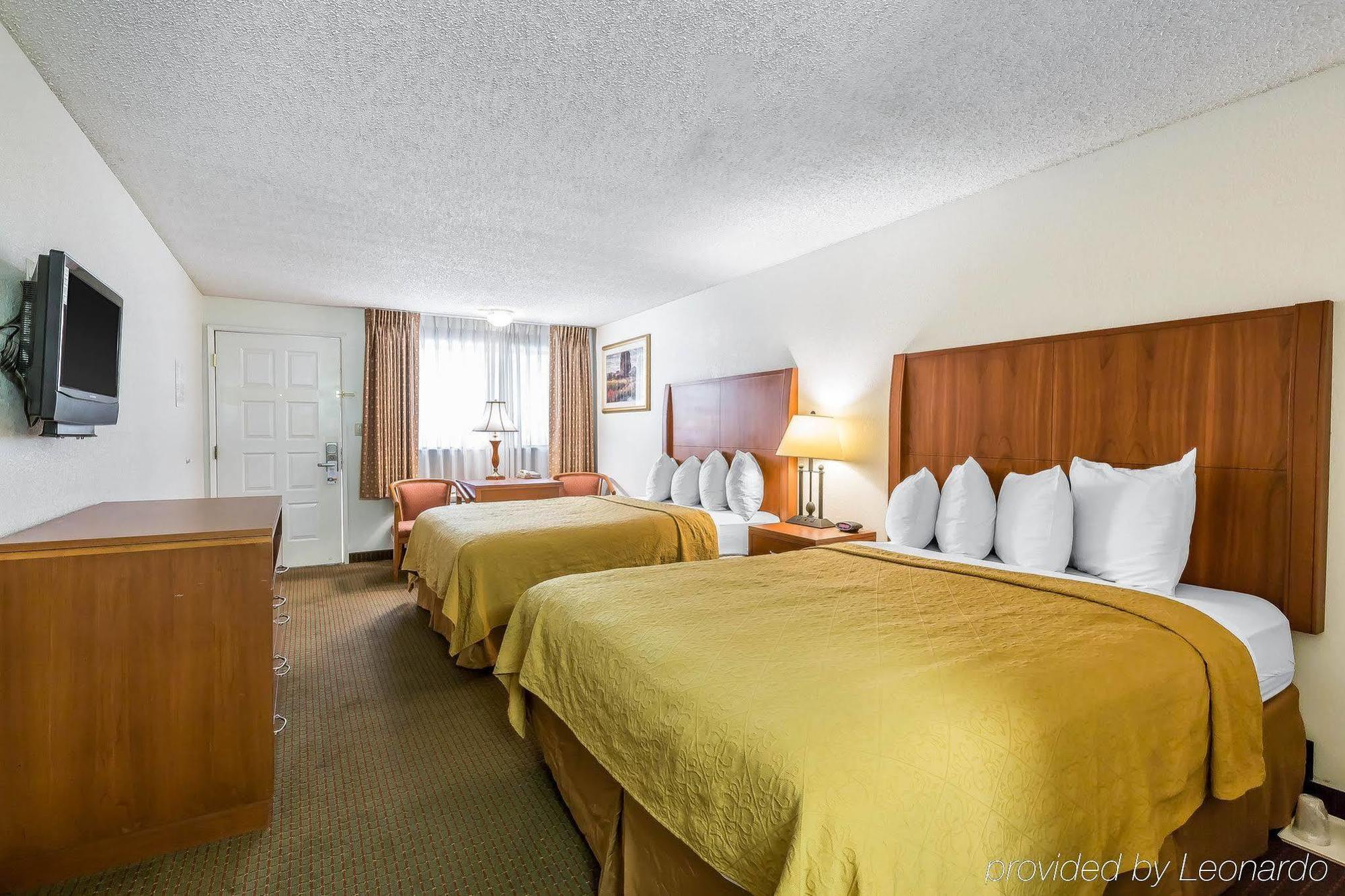 Quality Inn & Suites Bakersfield Exteriör bild