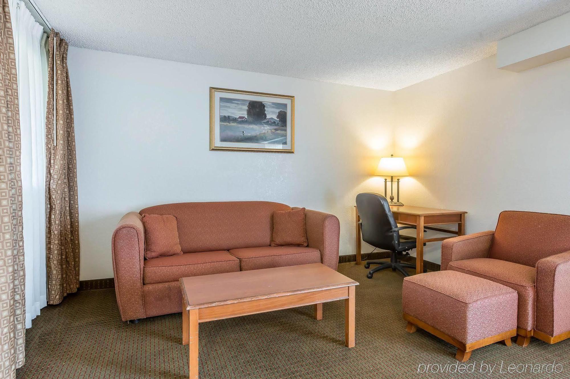 Quality Inn & Suites Bakersfield Exteriör bild