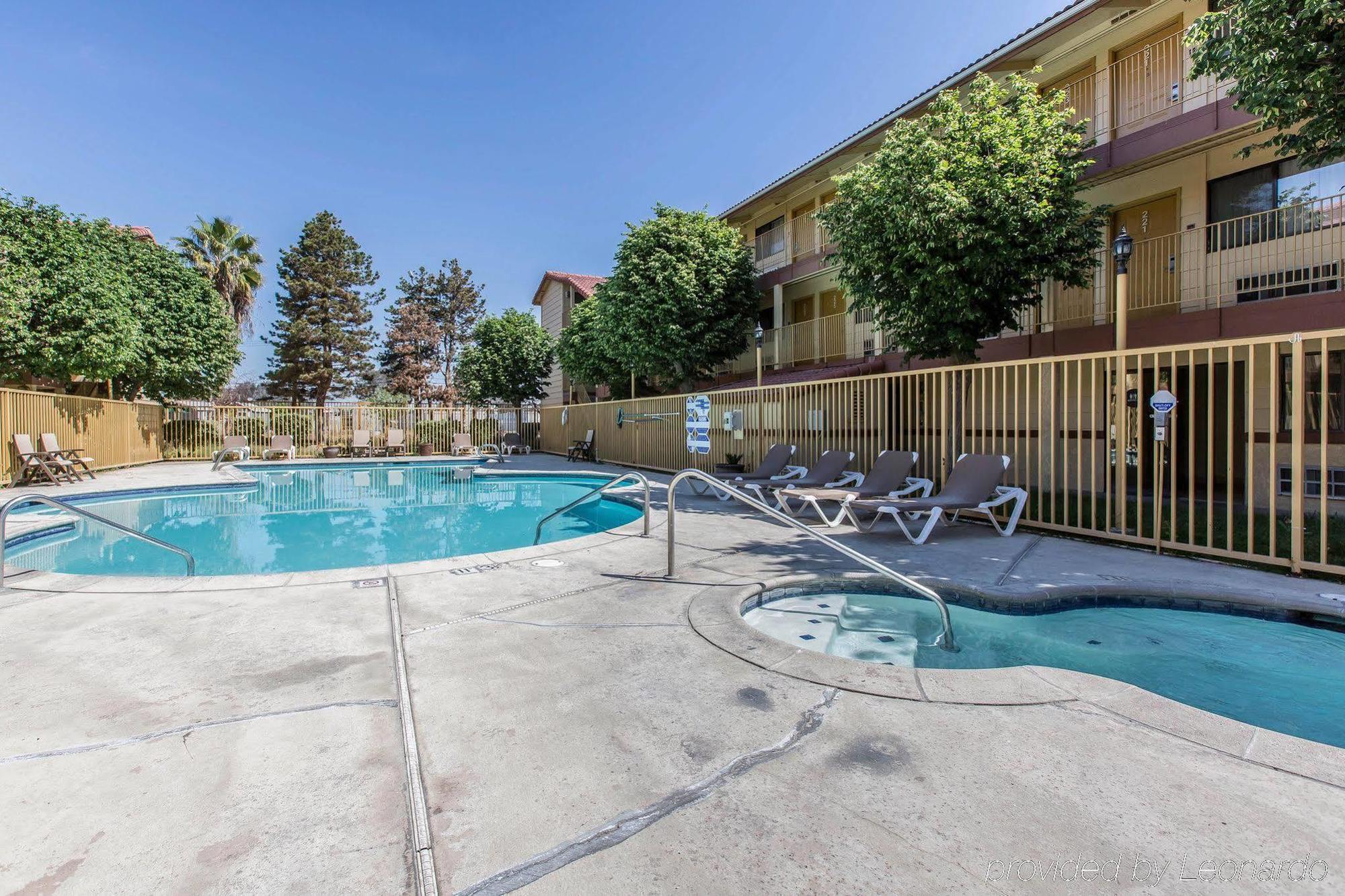 Quality Inn & Suites Bakersfield Exteriör bild