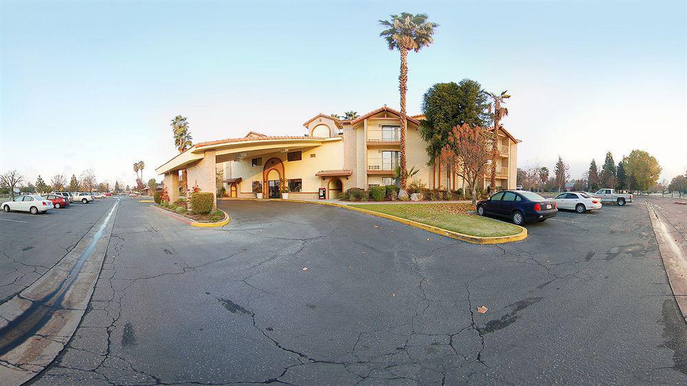 Quality Inn & Suites Bakersfield Exteriör bild