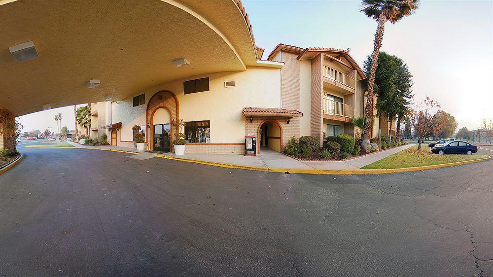 Quality Inn & Suites Bakersfield Exteriör bild