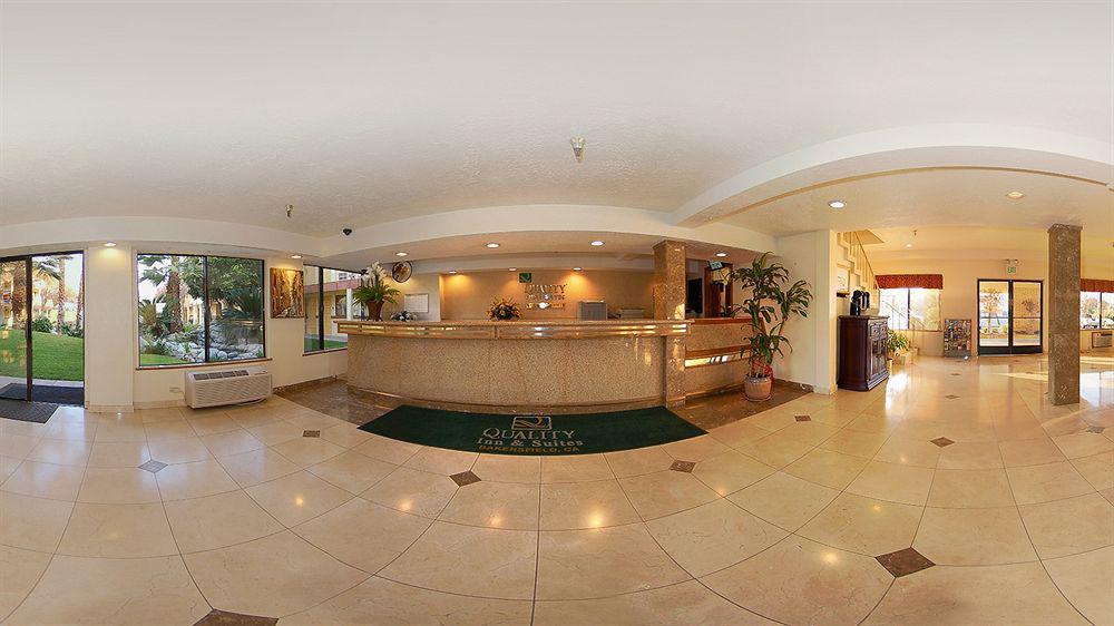 Quality Inn & Suites Bakersfield Exteriör bild